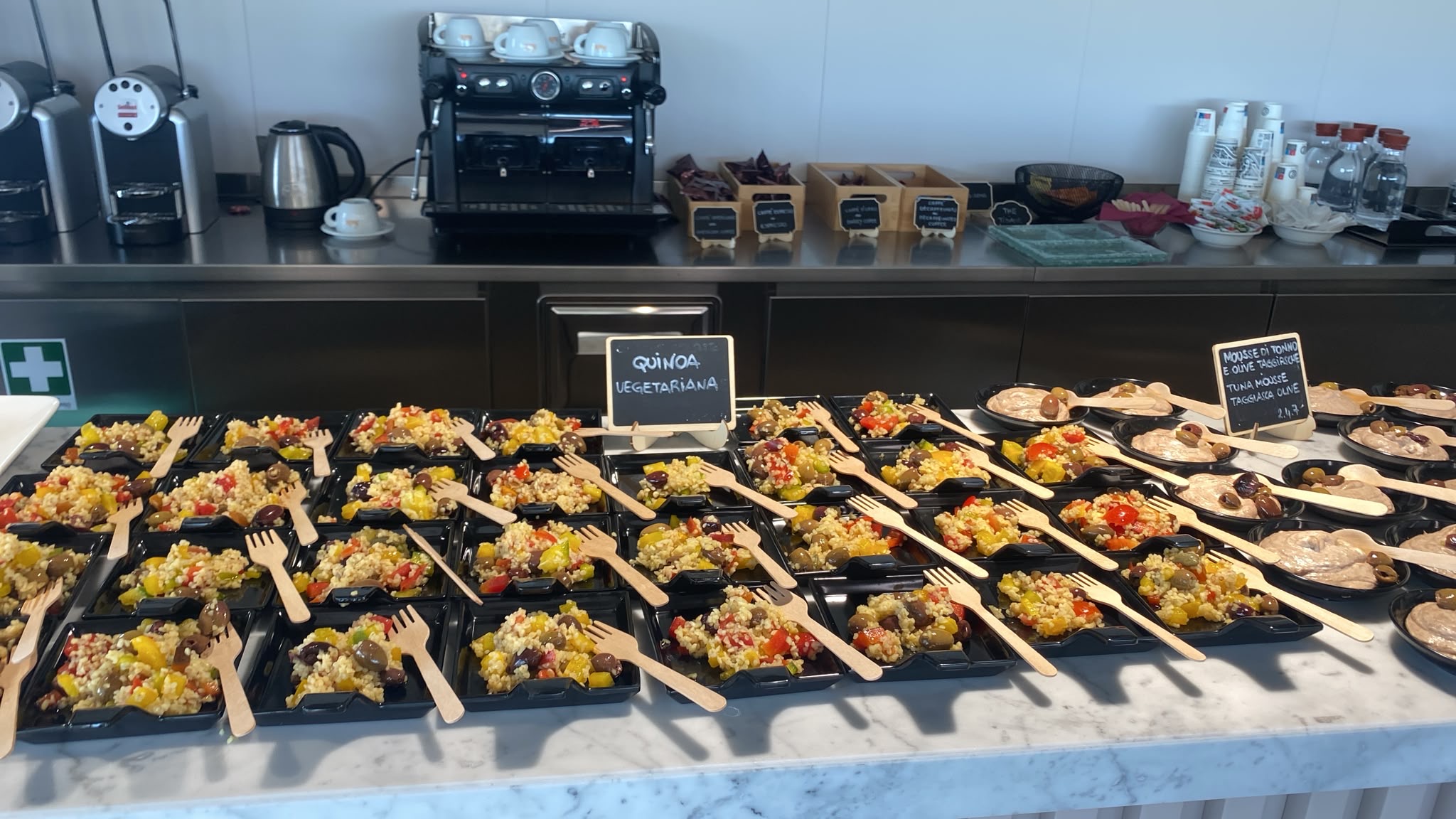 Piatti monoporzione vegetariani per un catering